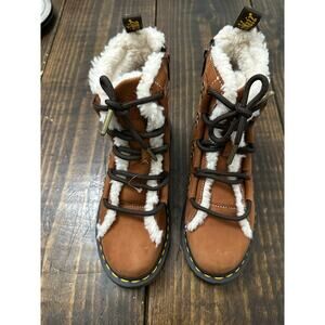 De. Martens 1460 Lace To toe fur lined size 8 NWOB